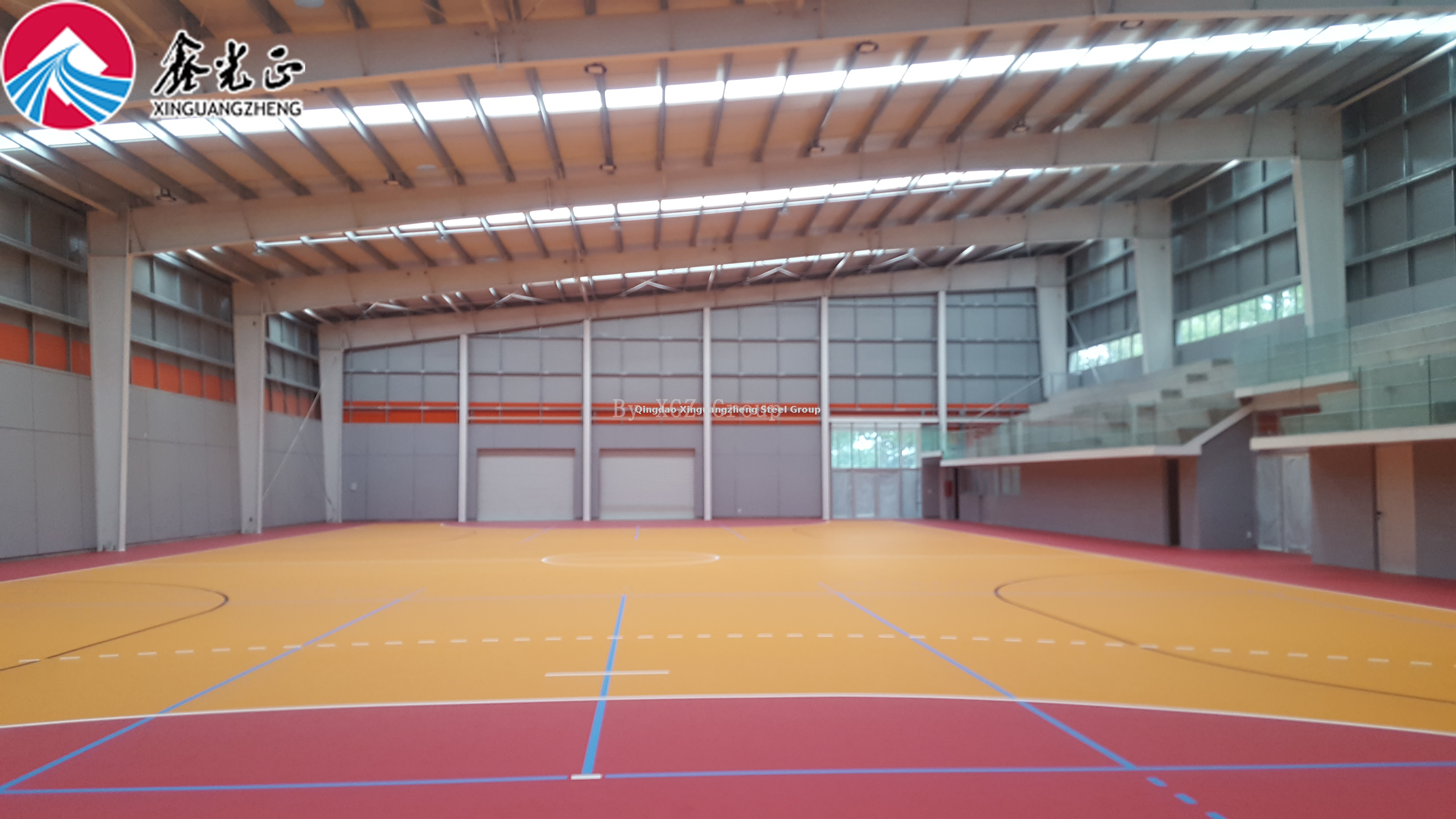 Gimnasio de marco de acero