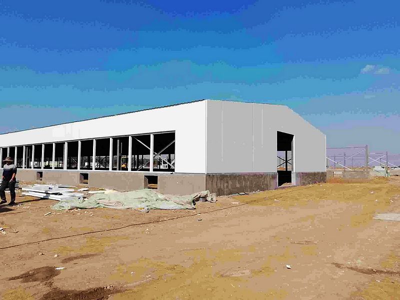 Granja av&iacute;cola